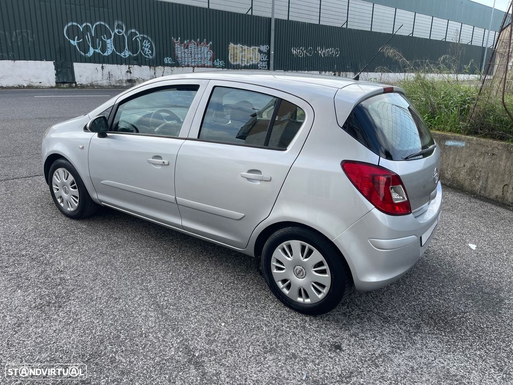 Opel Corsa 1.2 Cosmo - 4