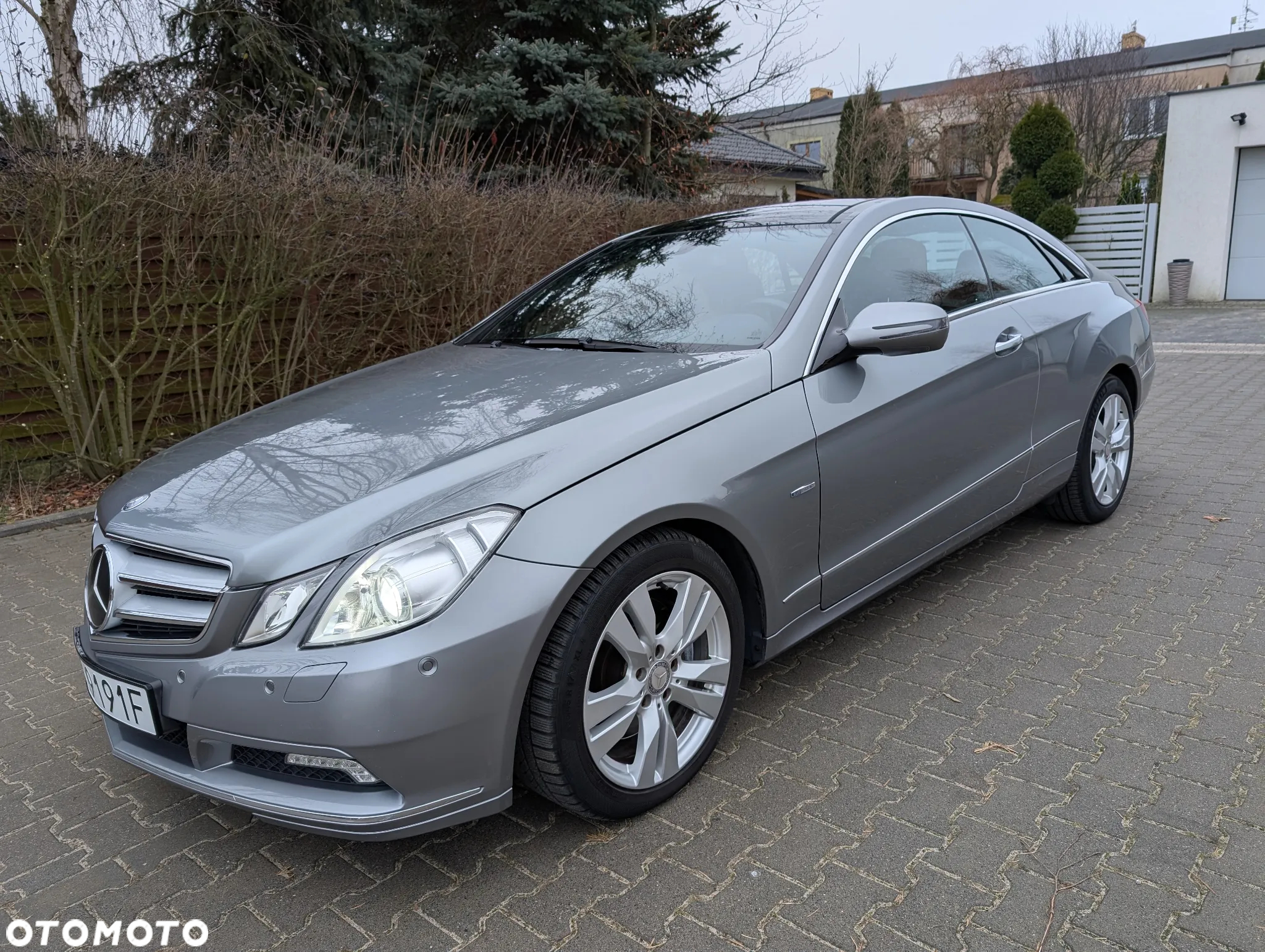 Mercedes-Benz Klasa E 350 CDI DPF Coupe BlueEFFICIENCY 7G-TRONIC Elegance - 2