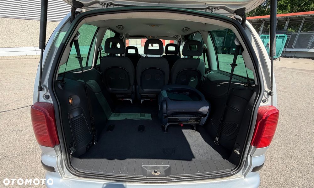 Volkswagen Sharan 1.9 TDI Comfortline - 14