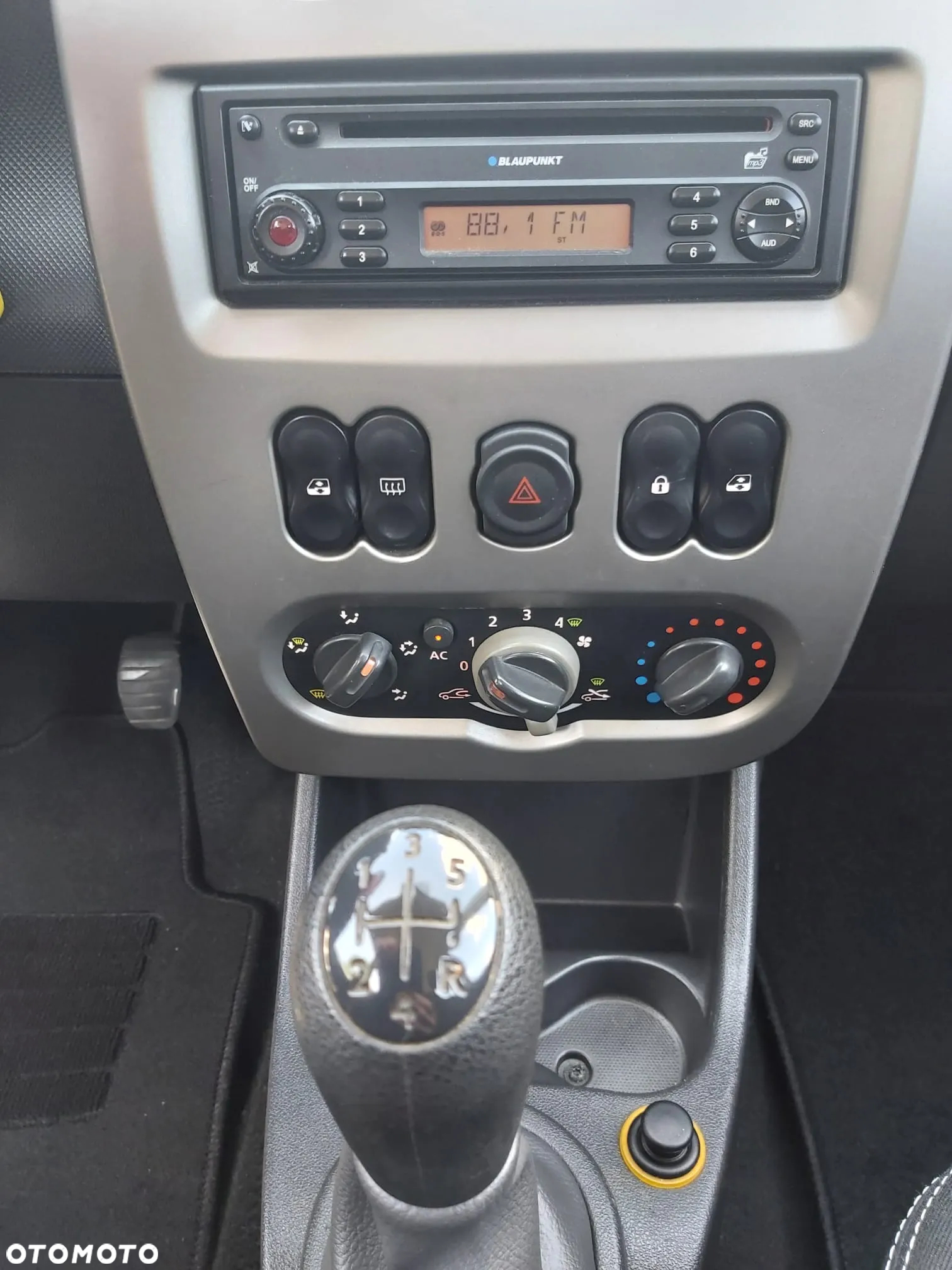 Dacia Sandero Stepway 1.5 dCi - 28