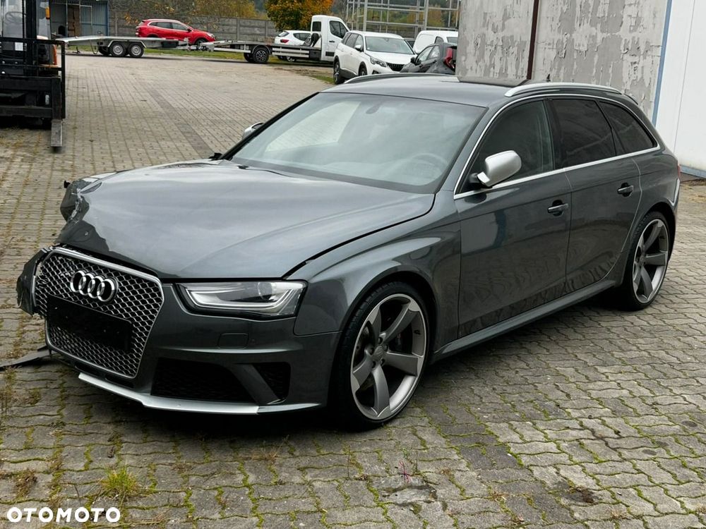 Audi RS4 Avant - 1
