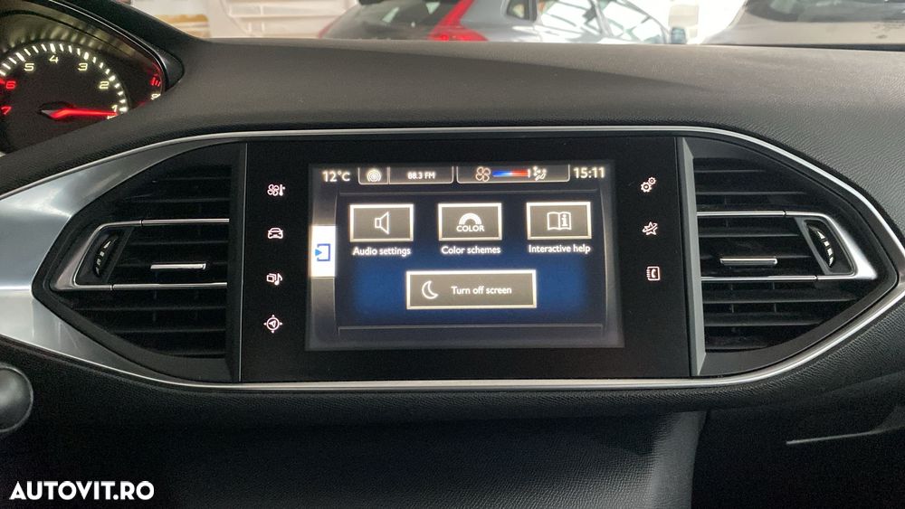 Peugeot 308 SW 1.2 L PureTech Turbo Allure - 17