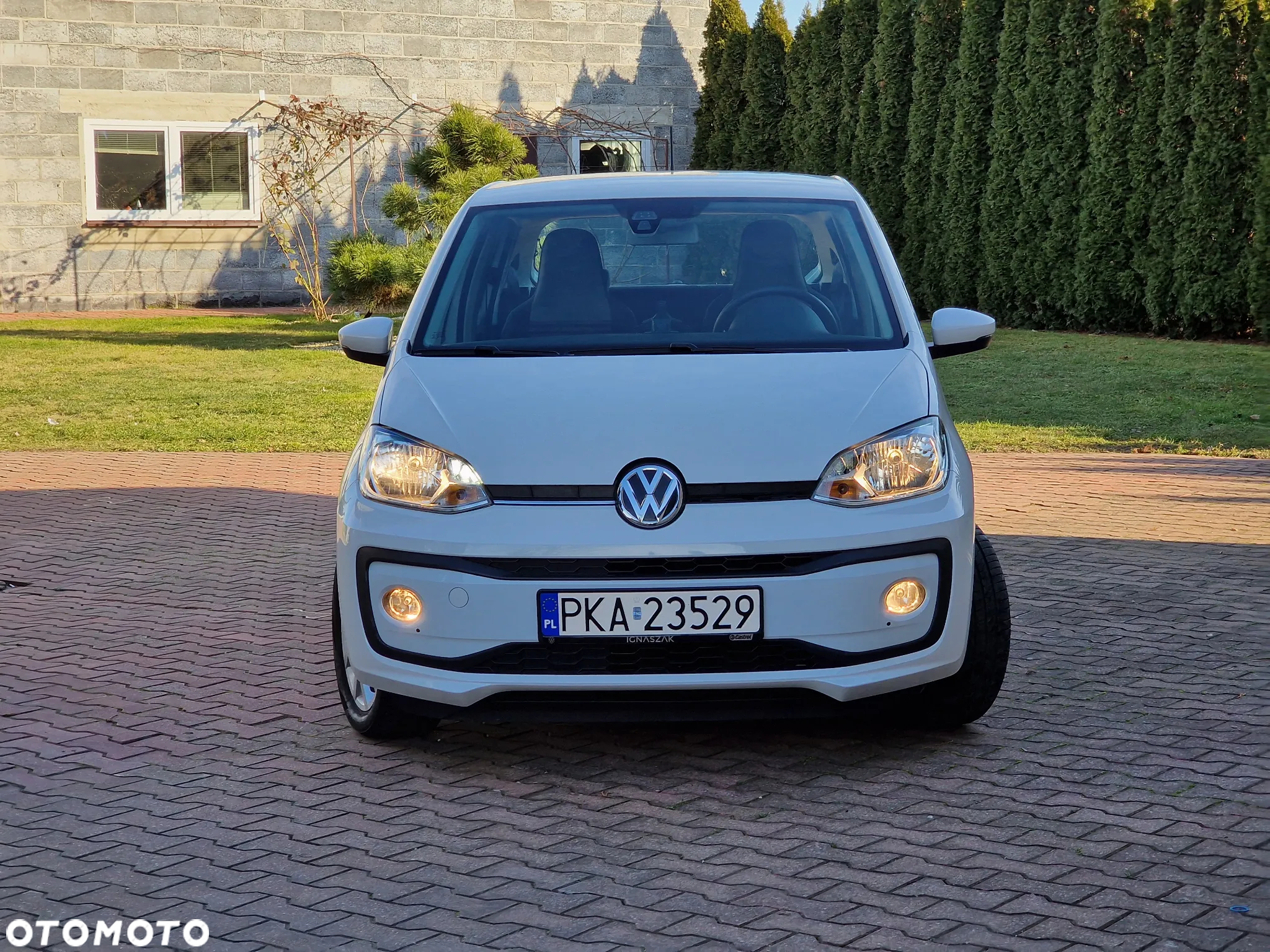 Volkswagen up! (BlueMotion Technology) move - 2