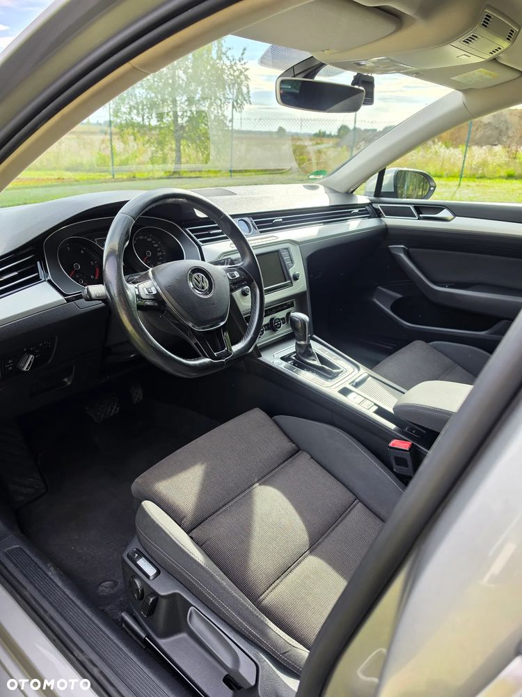 Volkswagen Passat 2.0 TDI SCR DSG Comfortline - 7