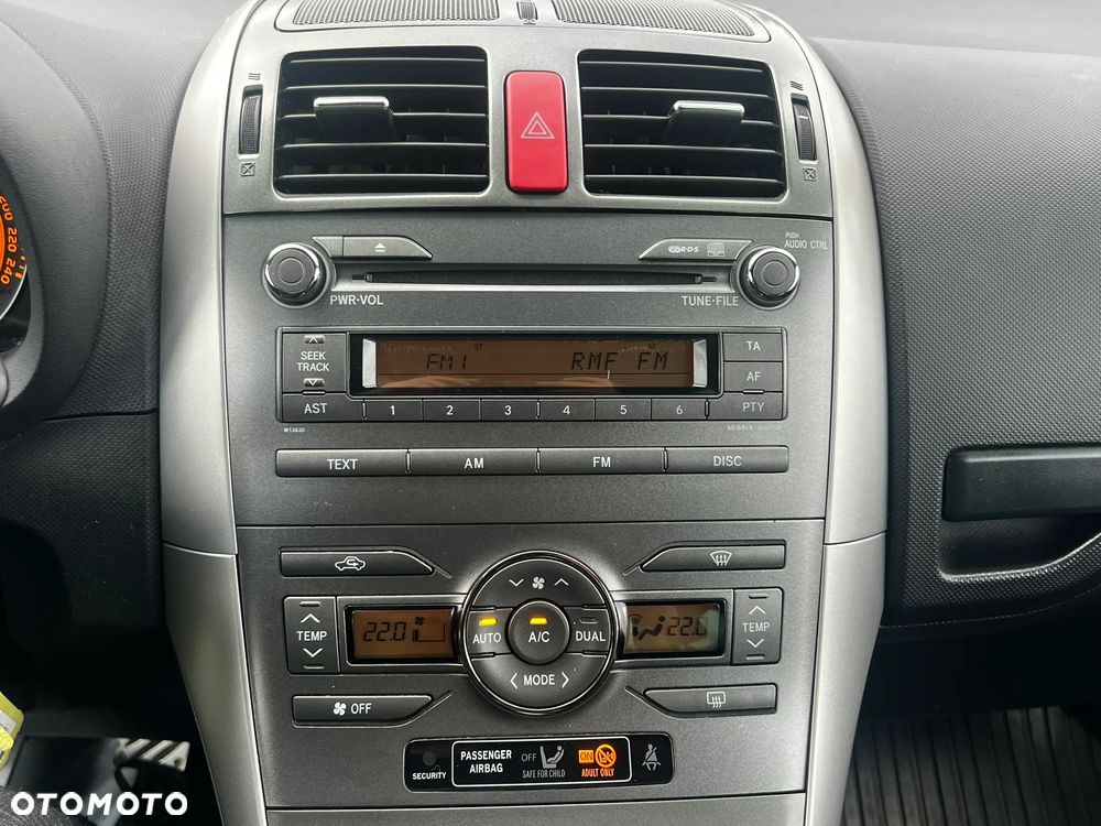 Toyota Auris 1.6 Executive - 18