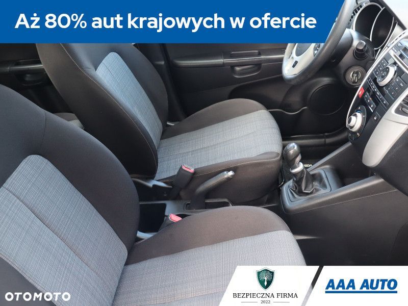 Kia Venga - 11