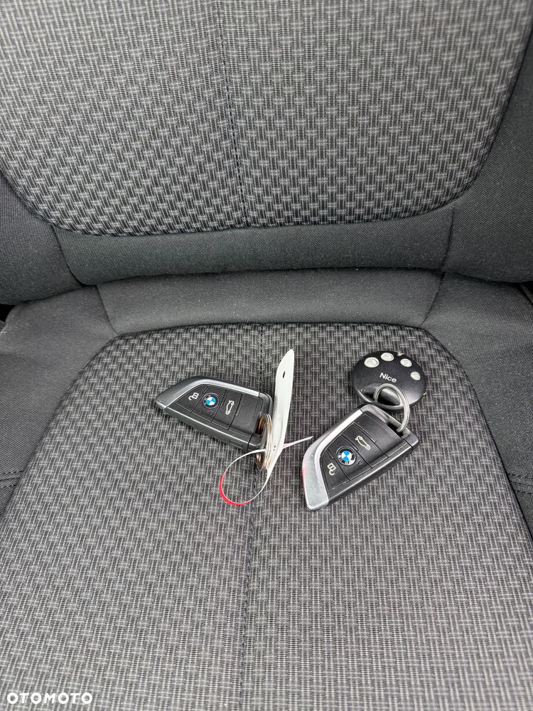 BMW X1 sDrive18d - 23