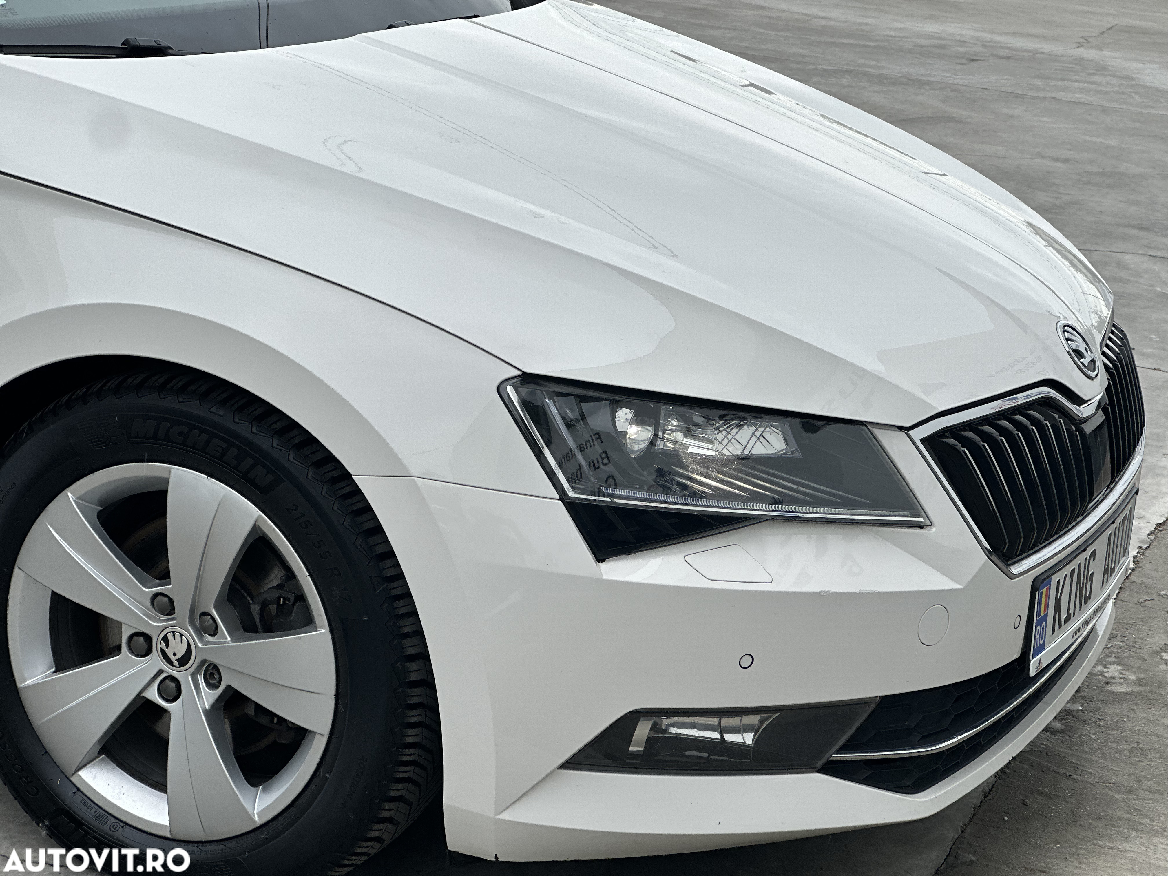 Skoda Superb Combi 2.0 TDI DSG Ambition - 32