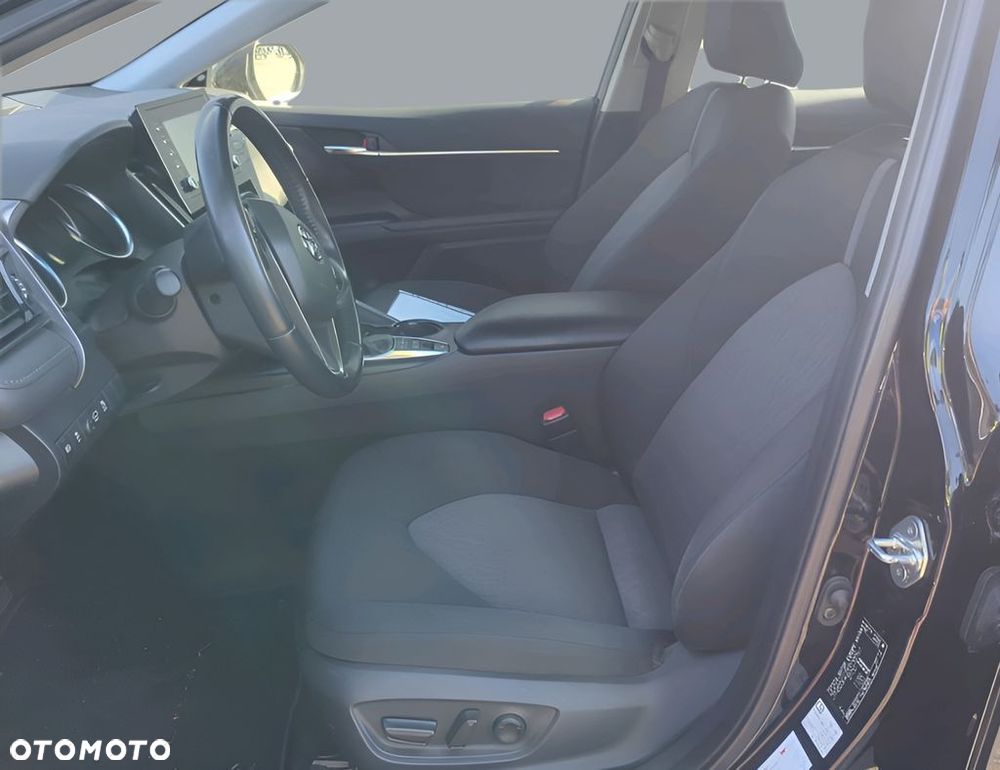 Toyota Camry - 10