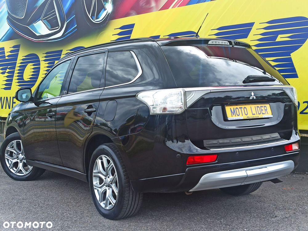 Mitsubishi Outlander - 4