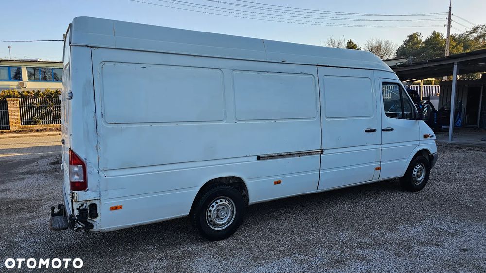 Mercedes-Benz Sprinter - 23