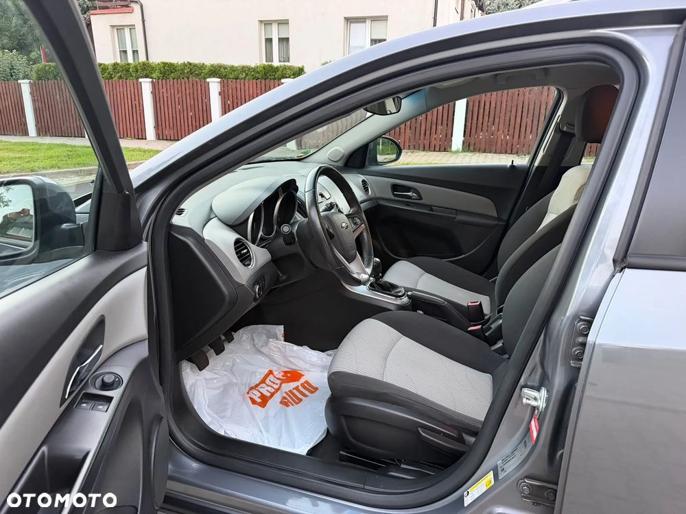 Chevrolet Cruze - 14