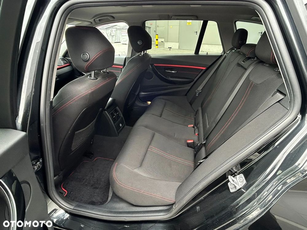 BMW Seria 3 320d Sport Line - 15