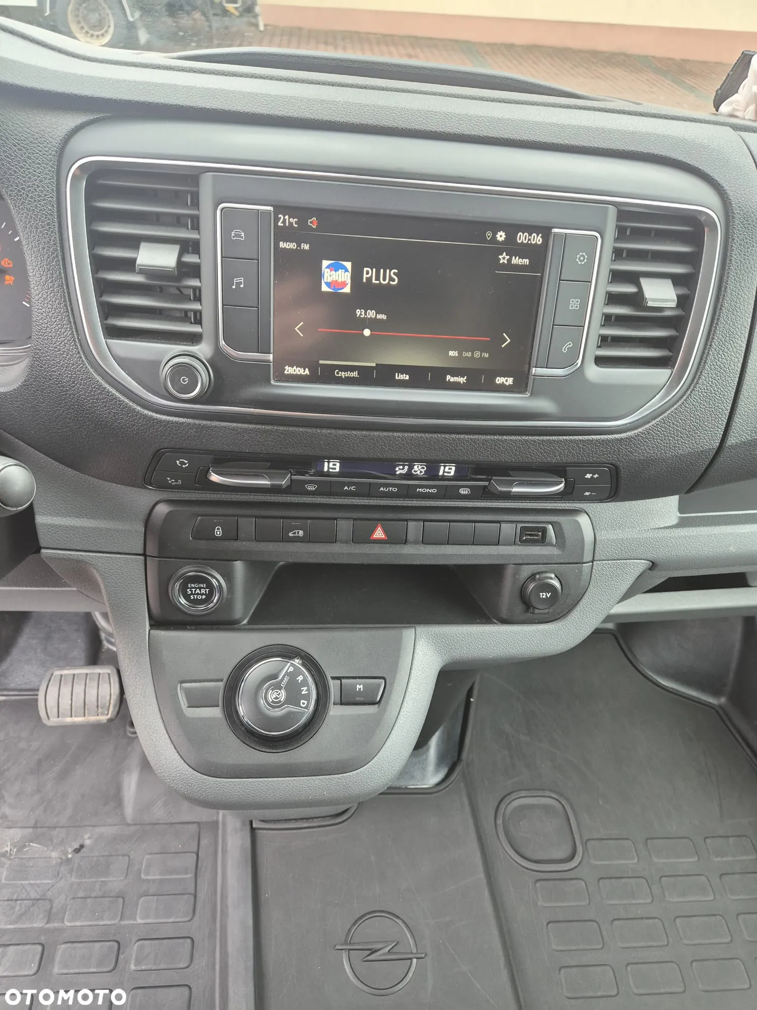 Opel VIVARO 2.0 Automat - 10