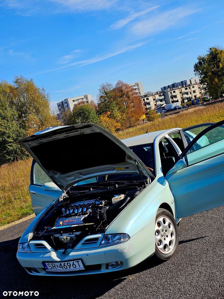 Alfa Romeo 166 - 16
