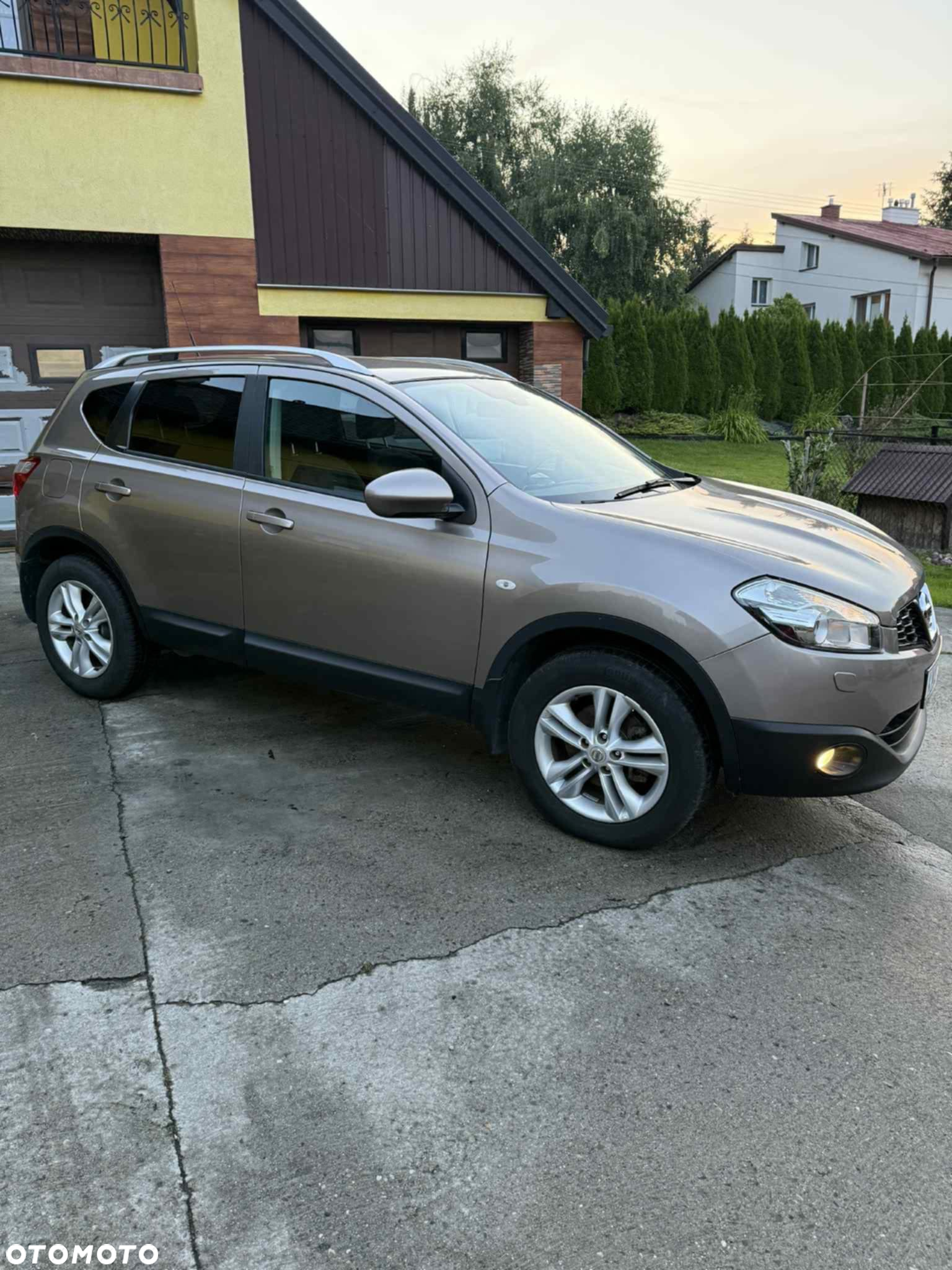 Nissan Qashqai - 2