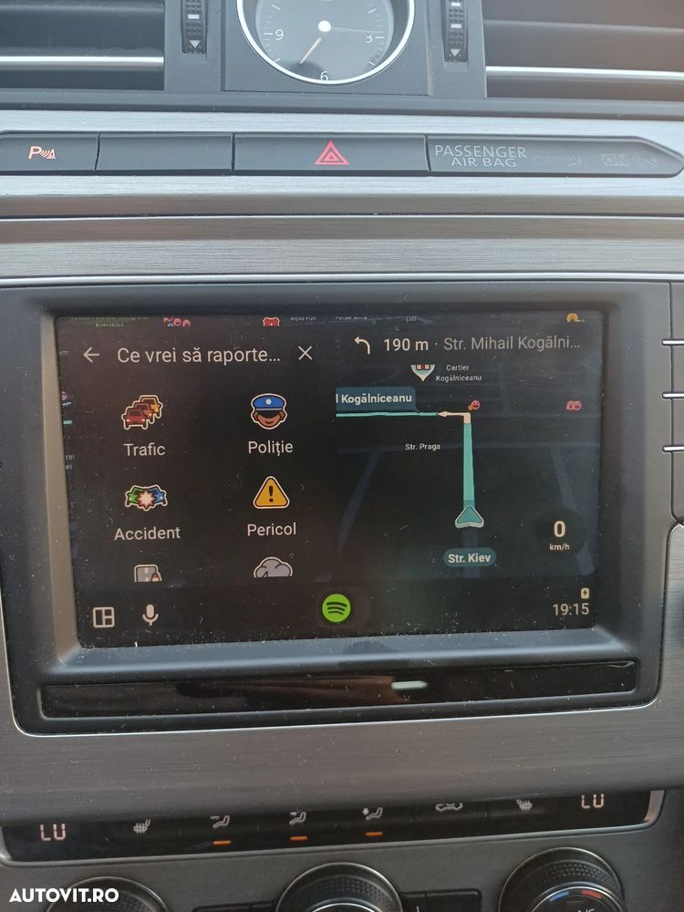 Volkswagen Passat 1.6 TDI Advance - 16