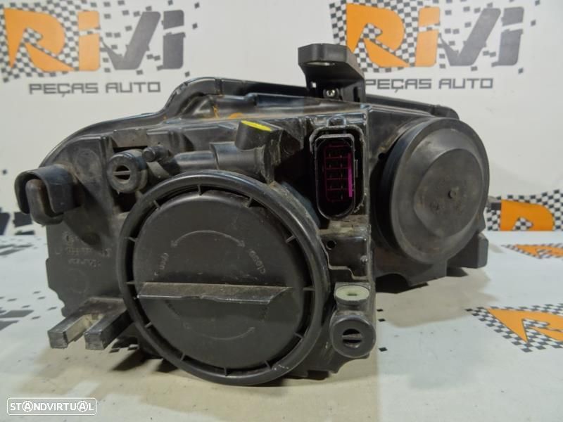 Ótica / Farol Esquerdo Audi A3 (8P1)  1Lj00964803 / 1Lj 009 648 03 - 8