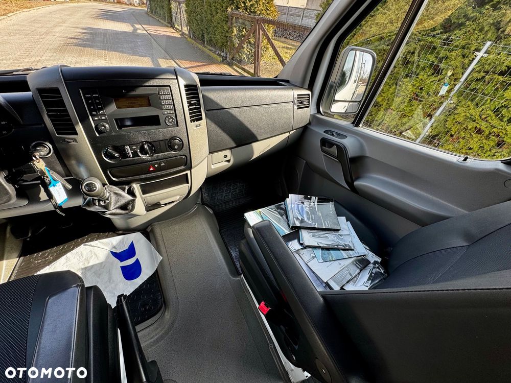 Mercedes-Benz Sprinter - 32