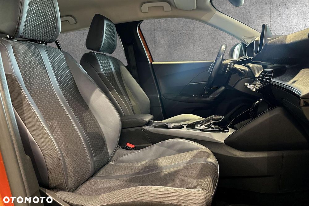 Peugeot 2008 PureTech 130 EAT8 Allure - 9
