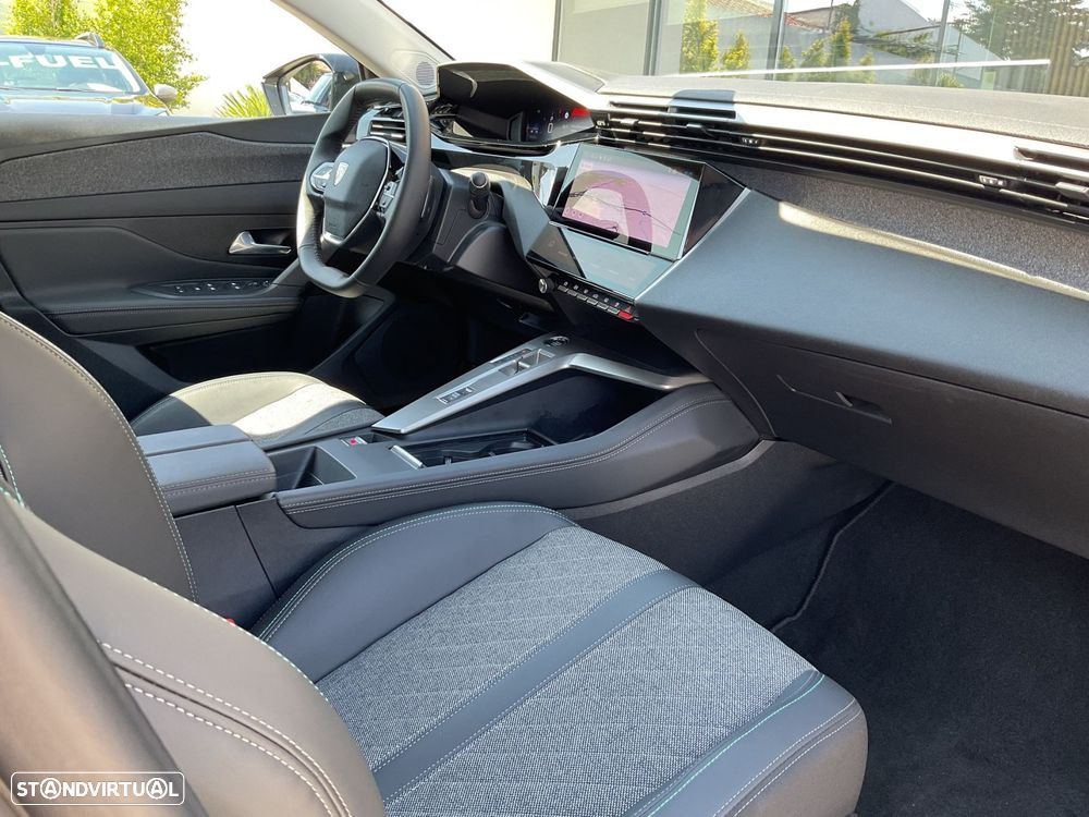 Peugeot 408 1.2 PureTech Allure EAT8 - 38