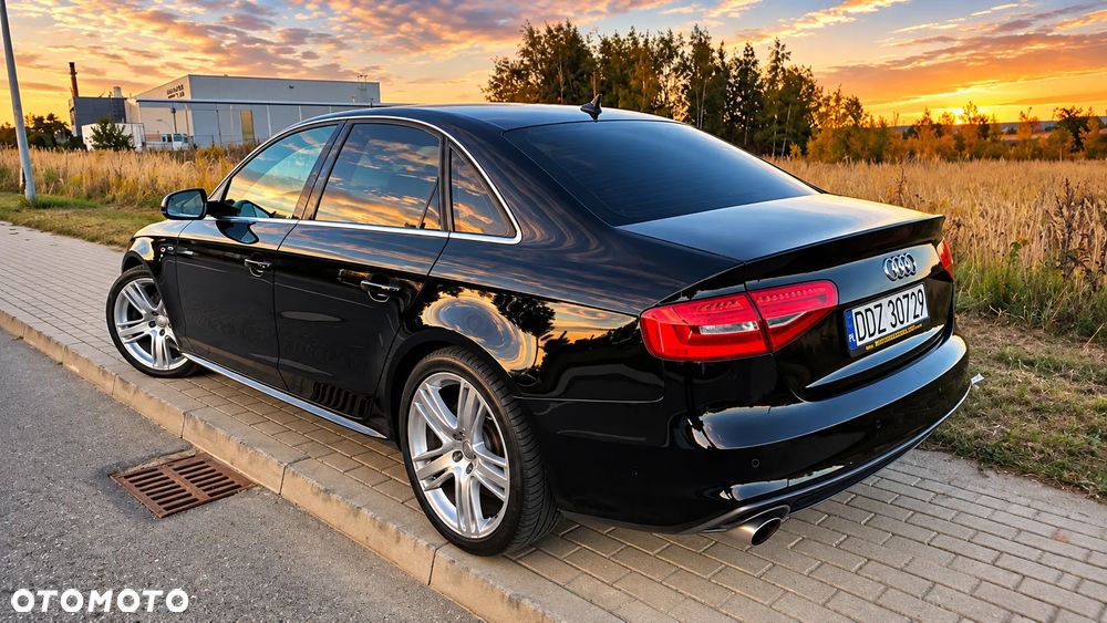 Audi A4 2013 photo 2