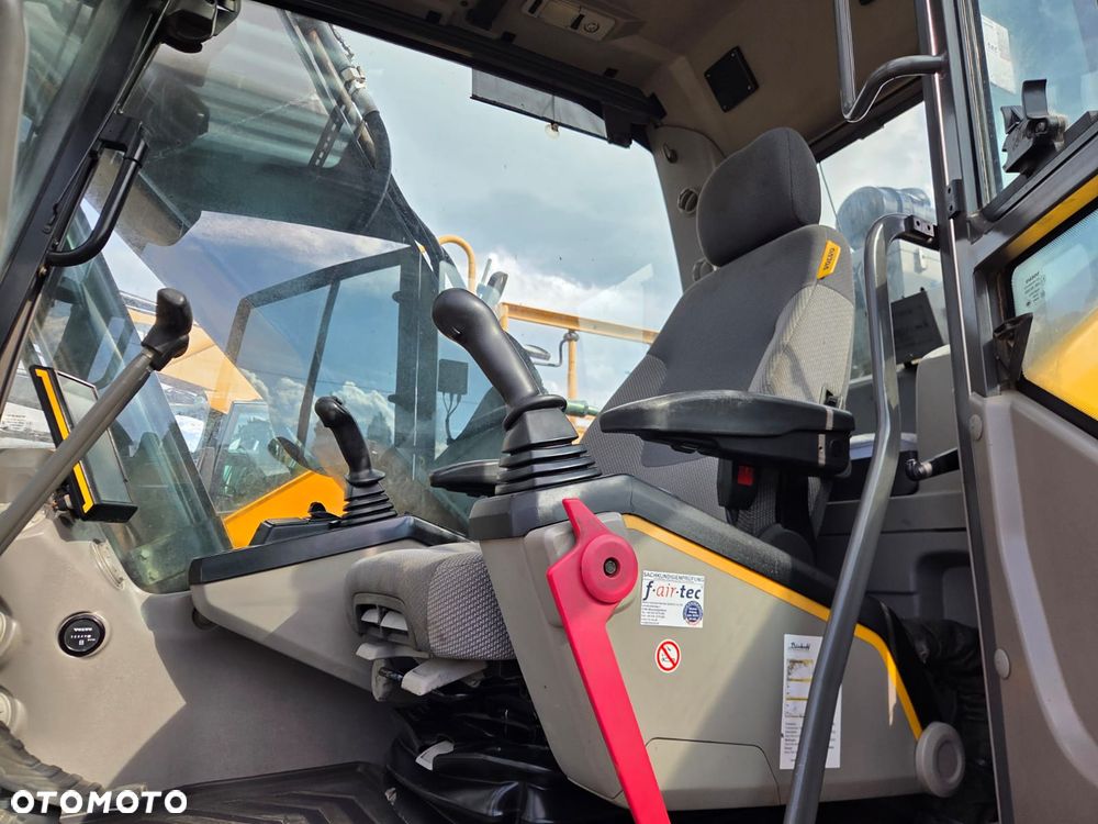 Volvo EC 220 E - 6