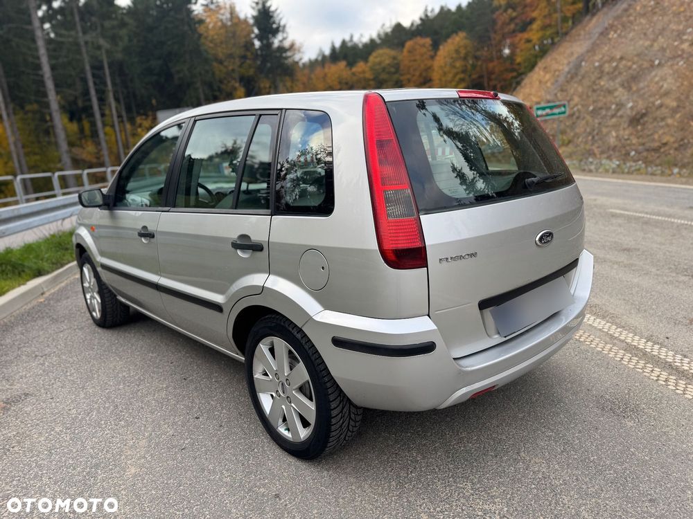 Ford Fusion - 10