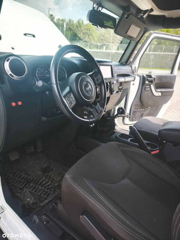 Jeep Wrangler - 13