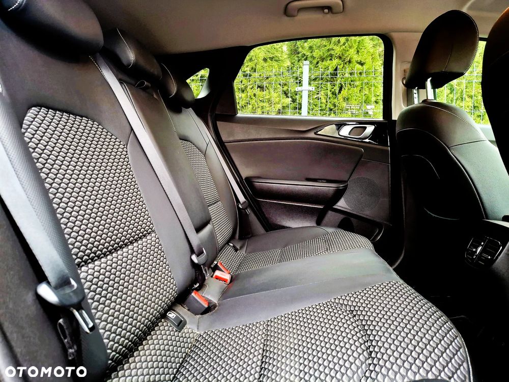 Kia Ceed 1.5 T-GDI L - 23