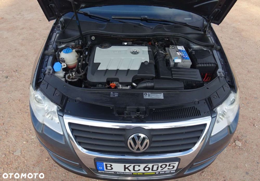 Volkswagen Passat - 4