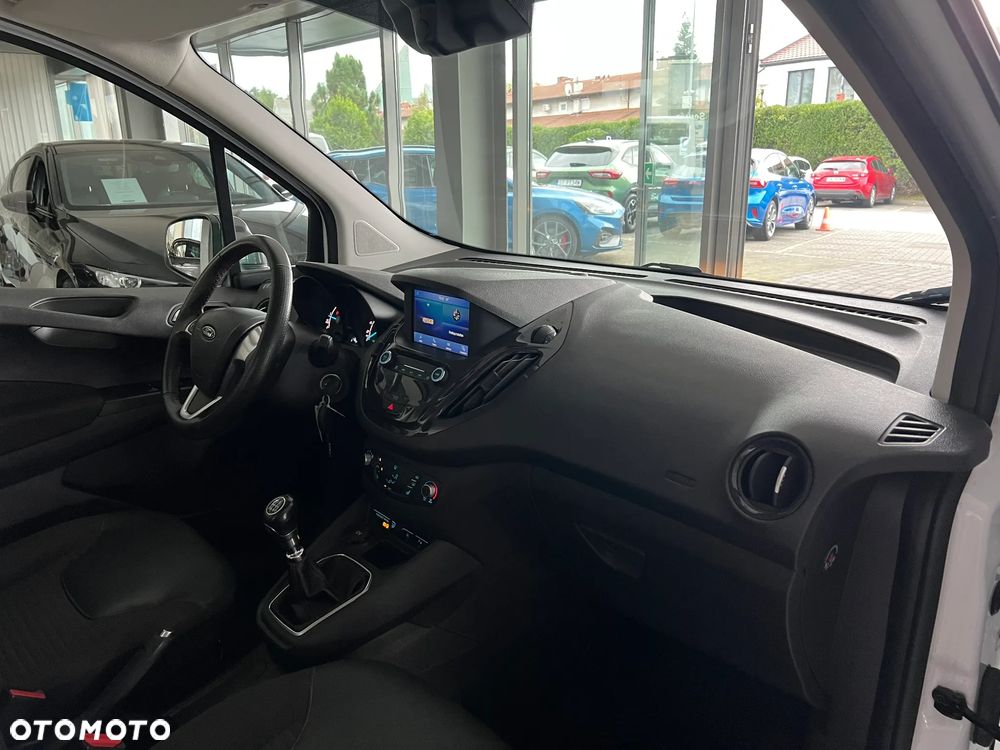 Ford Courier - 35