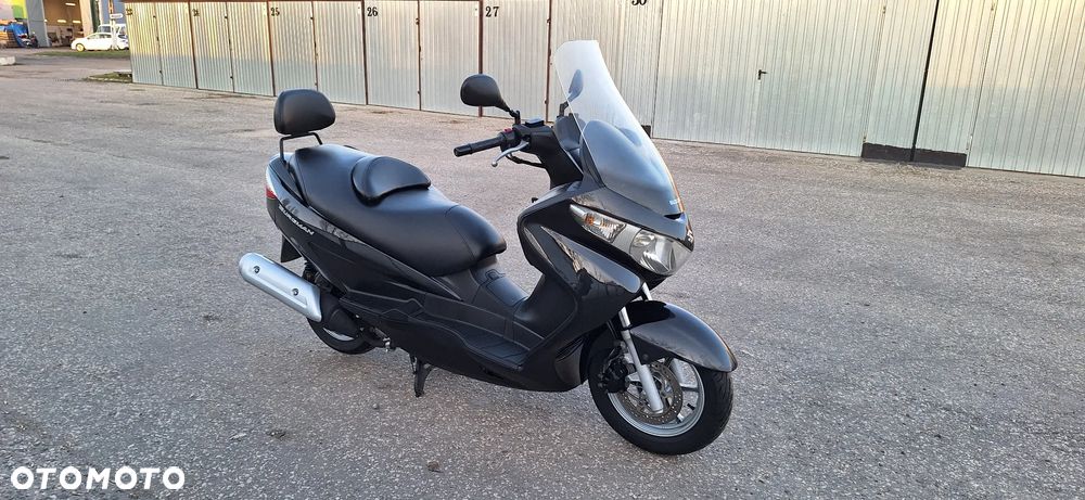 Suzuki Burgman - 12