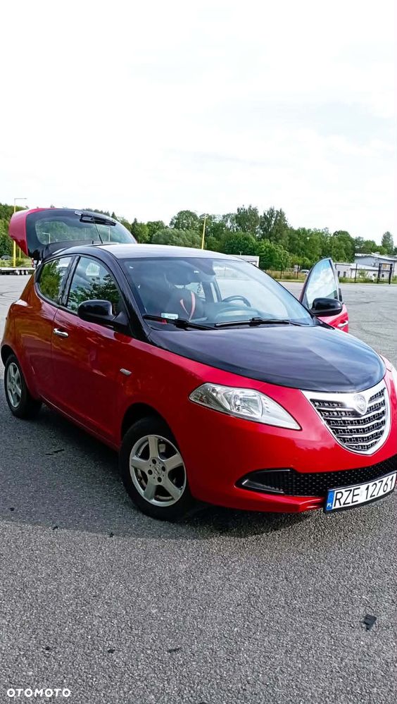 Lancia Ypsilon 1.2 8V Black&Red S&S - 1