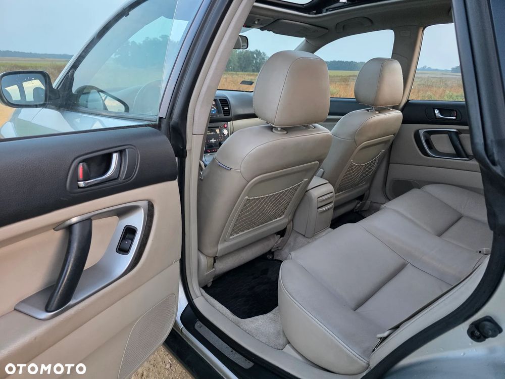 Subaru Outback - 13