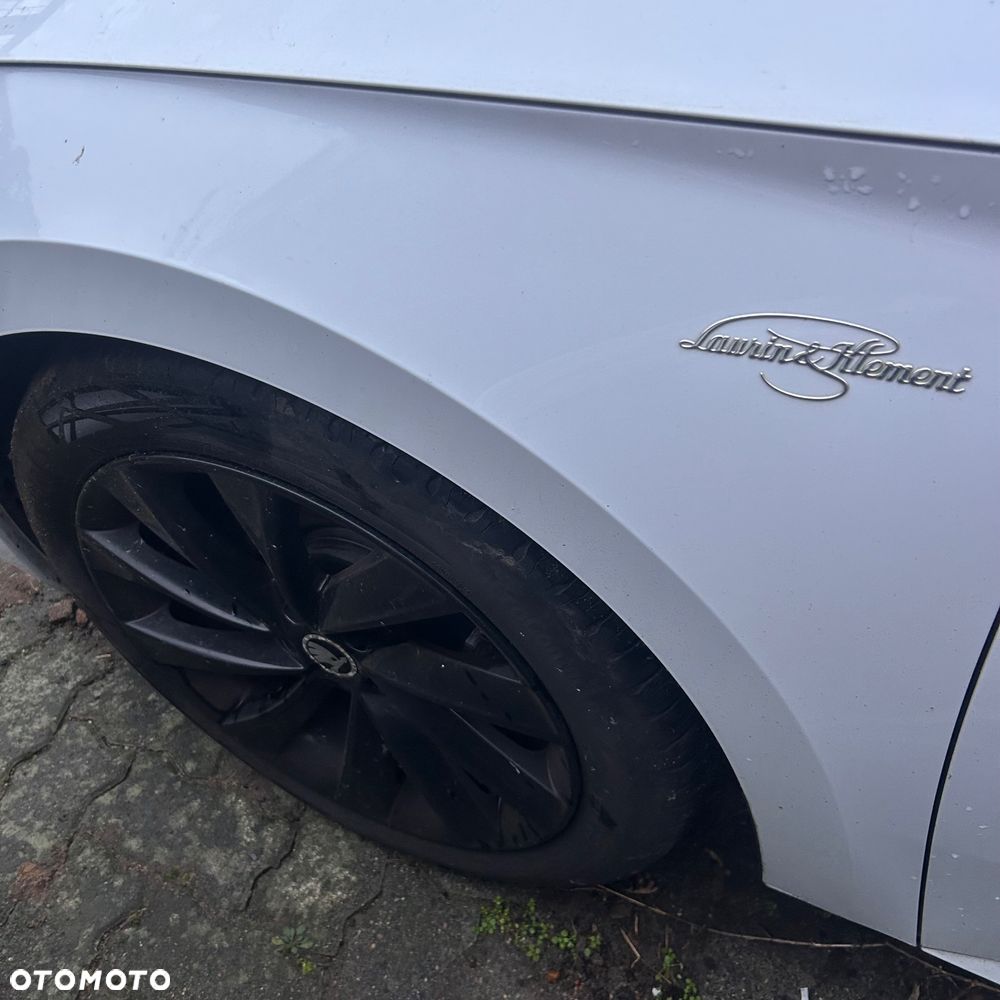 Skoda Superb 2.0 TDI 4x4 L&K DSG - 2