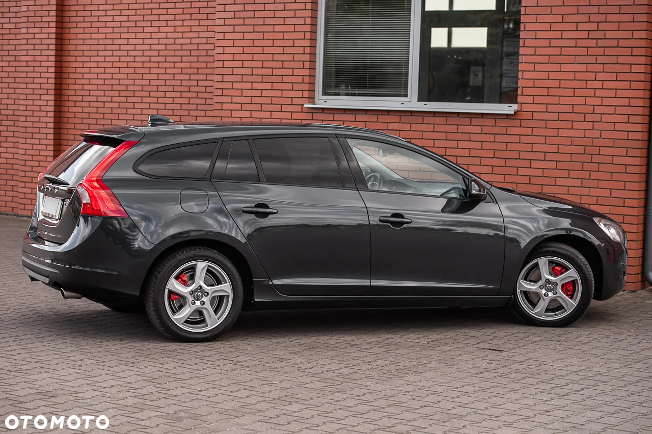 Volvo V60 T6 AWD Geartronic Edition - 14