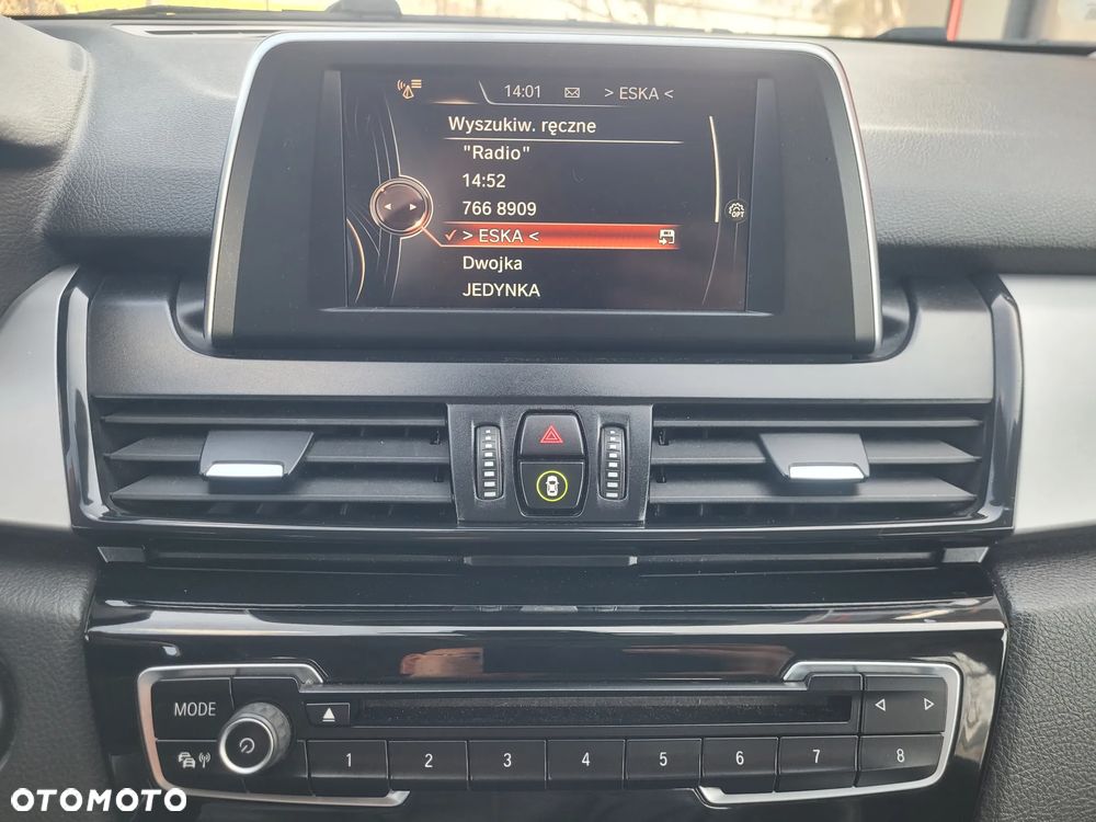 BMW Seria 2 218d - 11