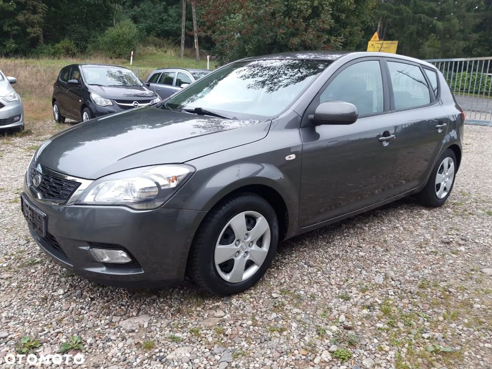 Kia Ceed - 3