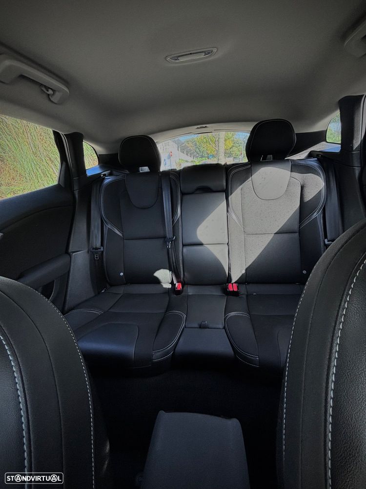 Volvo V40 2.0 D2 R-Design Momentum Geartronic - 10