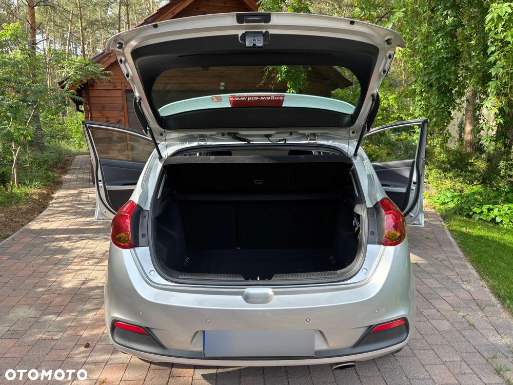 Kia Ceed 1.6 GDI Dream Team Edition - 11