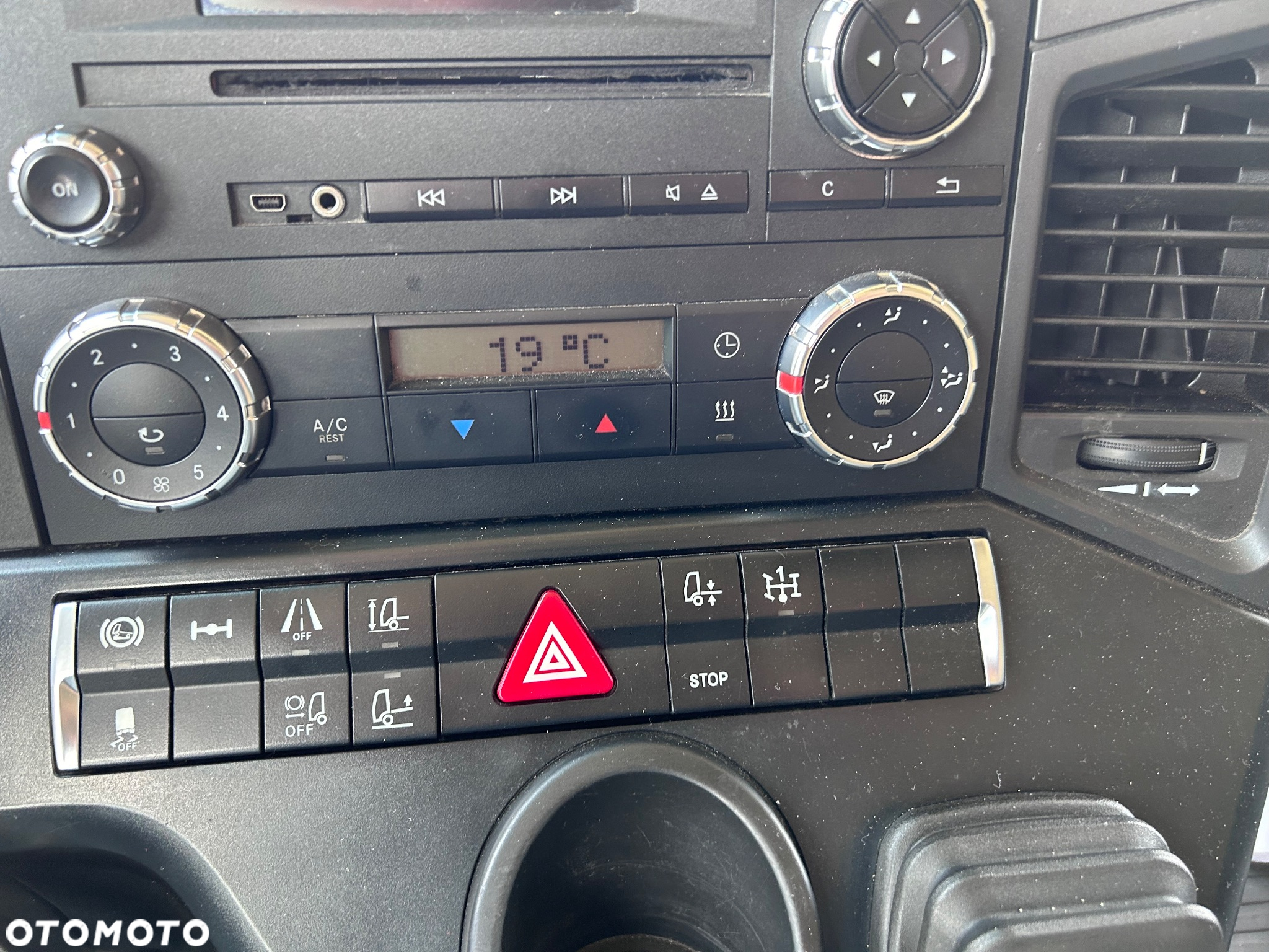 Mercedes-Benz ACTROS - 20