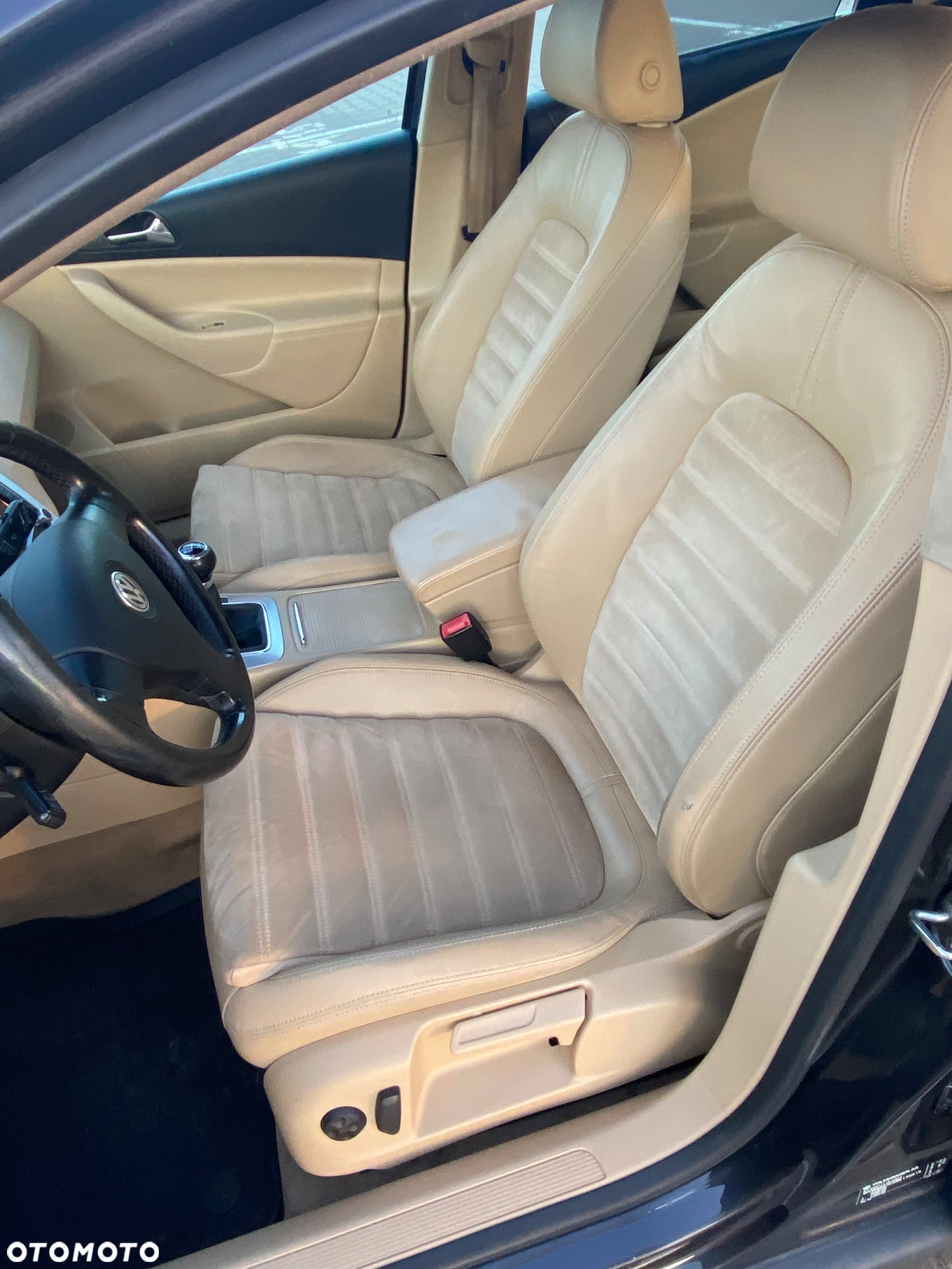 Volkswagen Passat Variant 2.0 Blue TDI DPF Sportline - 16