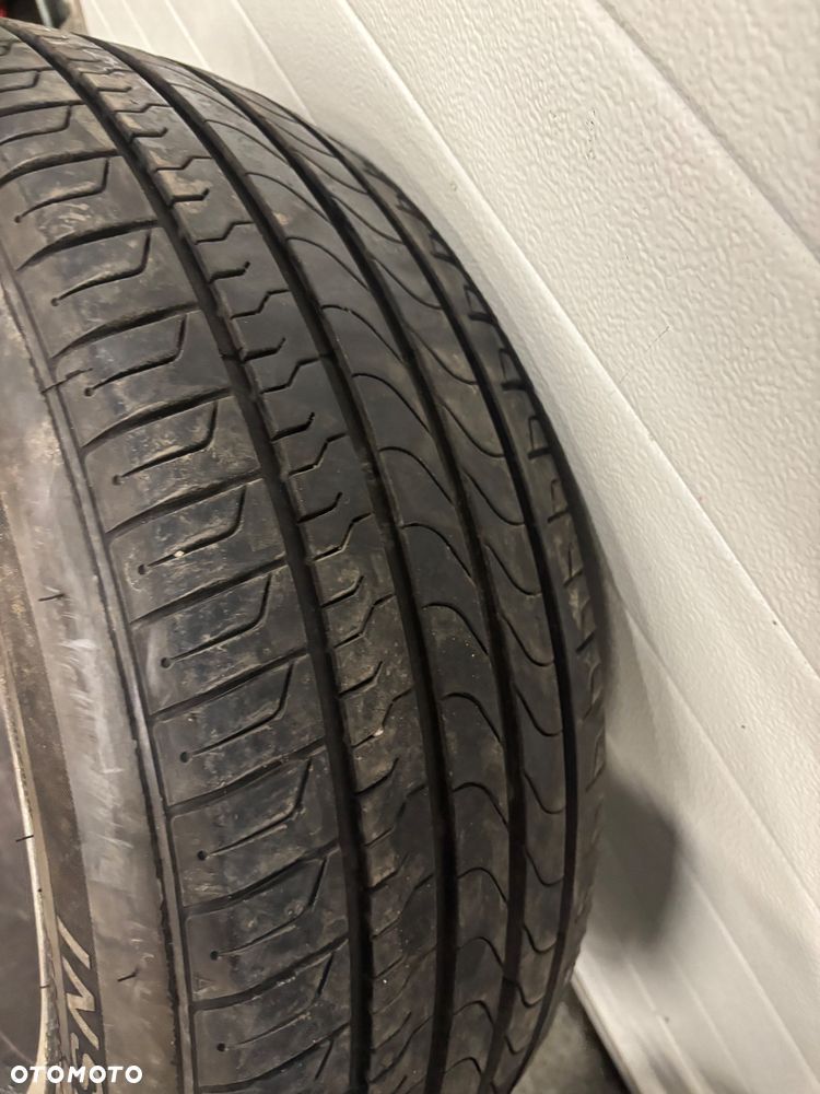 Alufelgi z Oponami Range Rover 5x108 8Jx18 ET45 235/60/18 Letnie 22r - 17