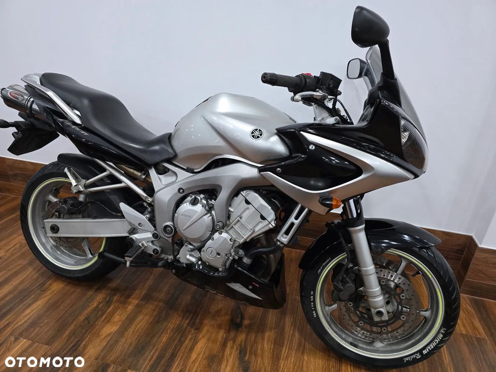 Yamaha FZ - 8