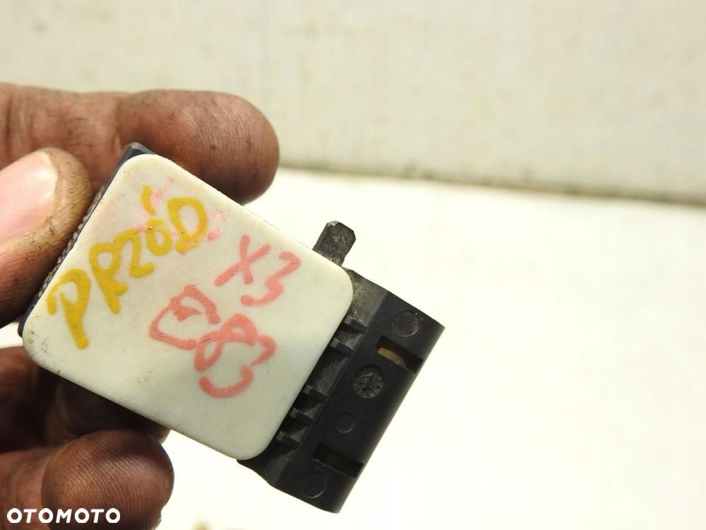 SENSOR UDERZENIOWY PRZÓD BMW X3 E83 6911003 0285003900 - 3