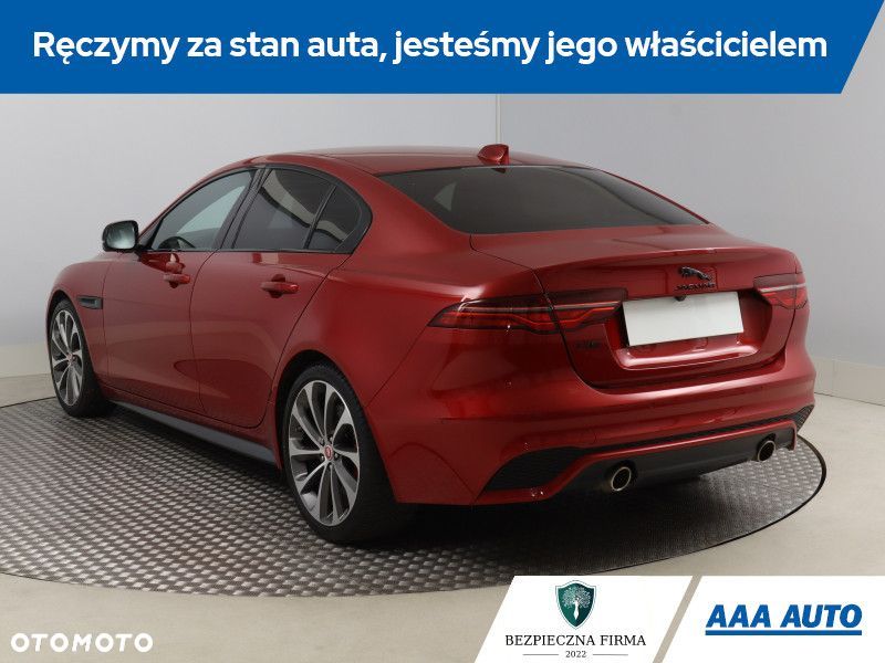 Jaguar XE - 6