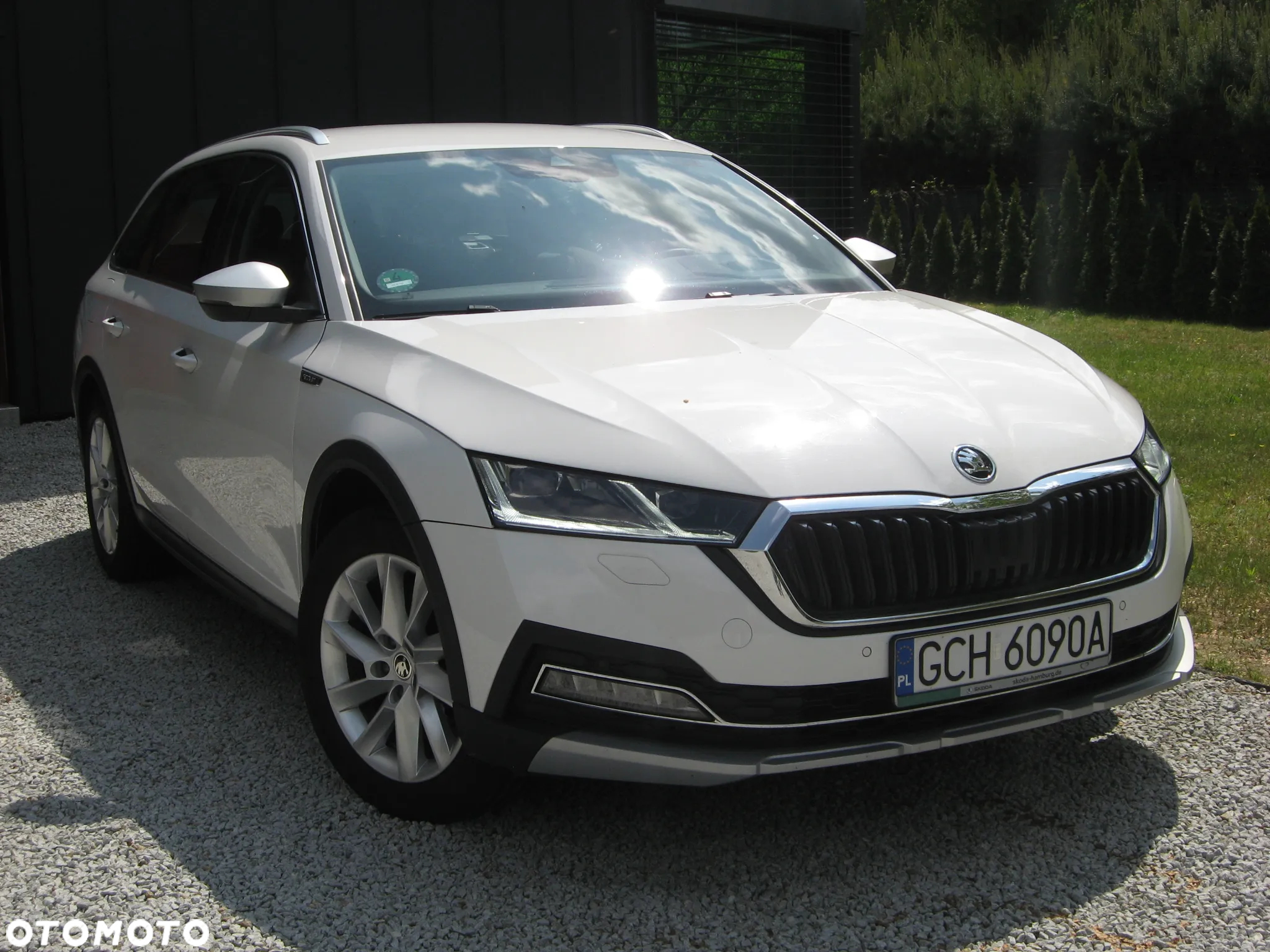Skoda Octavia 2.0 TDI 4x4 Scout DSG - 2