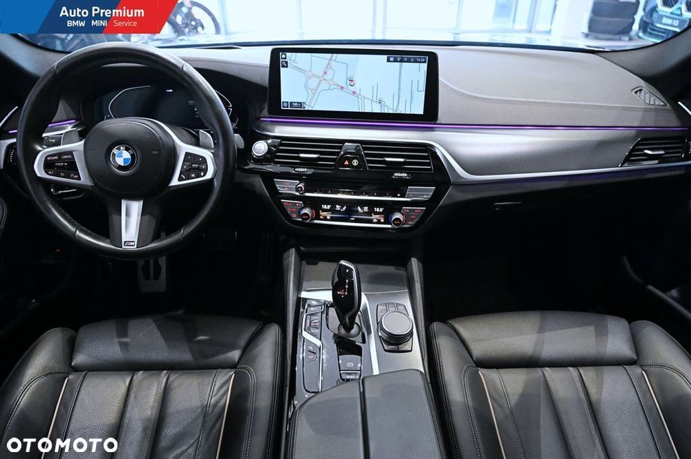 BMW Seria 5 540i xDrive mHEV - 14