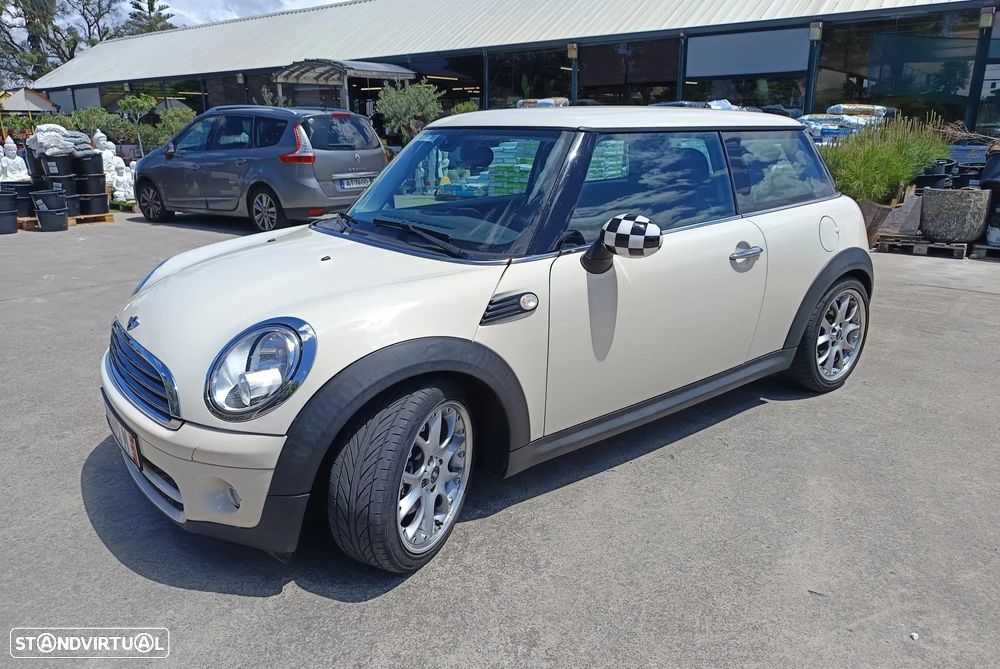 MINI 3 Portas Cooper D - 1